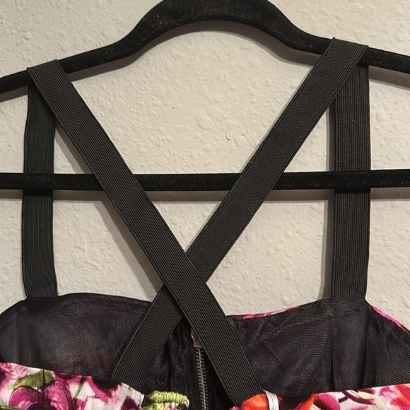 NWT Lucy Paris with a zipper down the fron Floral and Black mini Dress - Picture 8 of 17